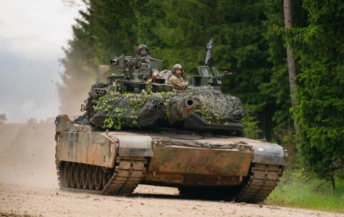 Avstraliya Ukraynaya "Abrams" tankları verdi