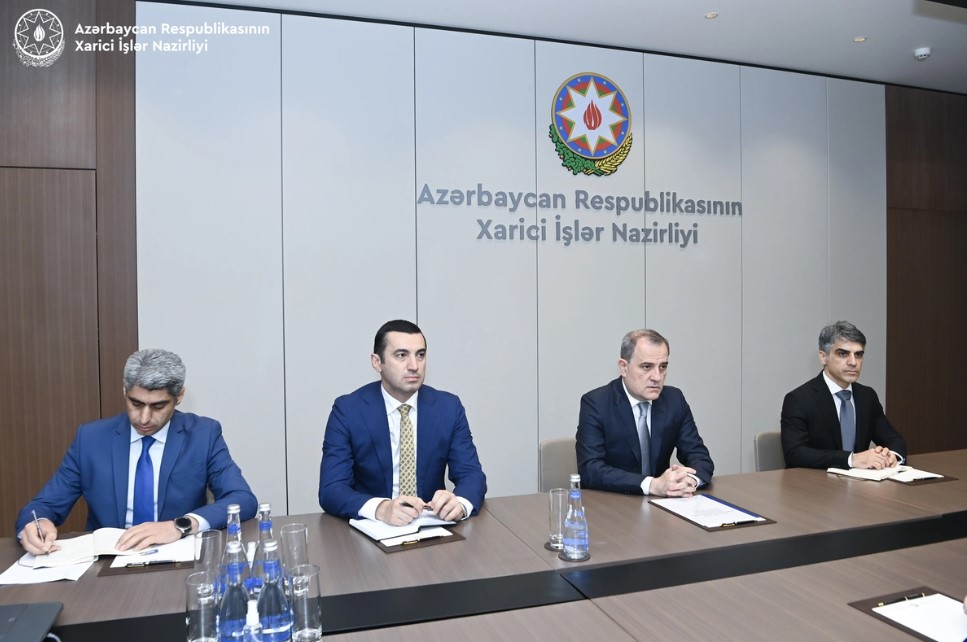 Ceyhun Bayramov Corc Diki diplomatik fəaliyyətinin başa çatması münasibətilə qəbul edib