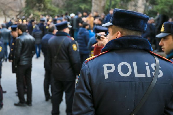 "Polislərin maaşı artırılsın" – Parlamentdə TƏKLİF