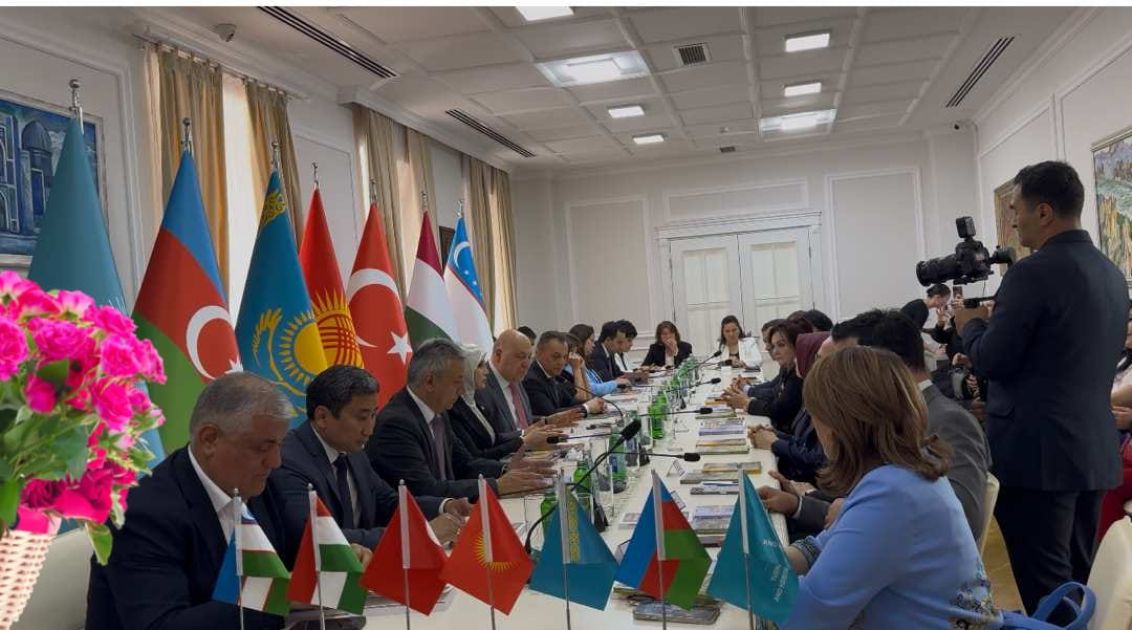 Round table held to explore Azerbaijan-Uzbekistan cultural and literary ties