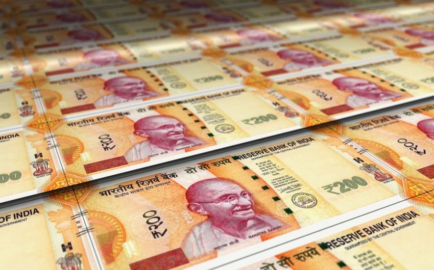 Indian rupee may plunge amid US threats of higher tariffs over aid to Russia
