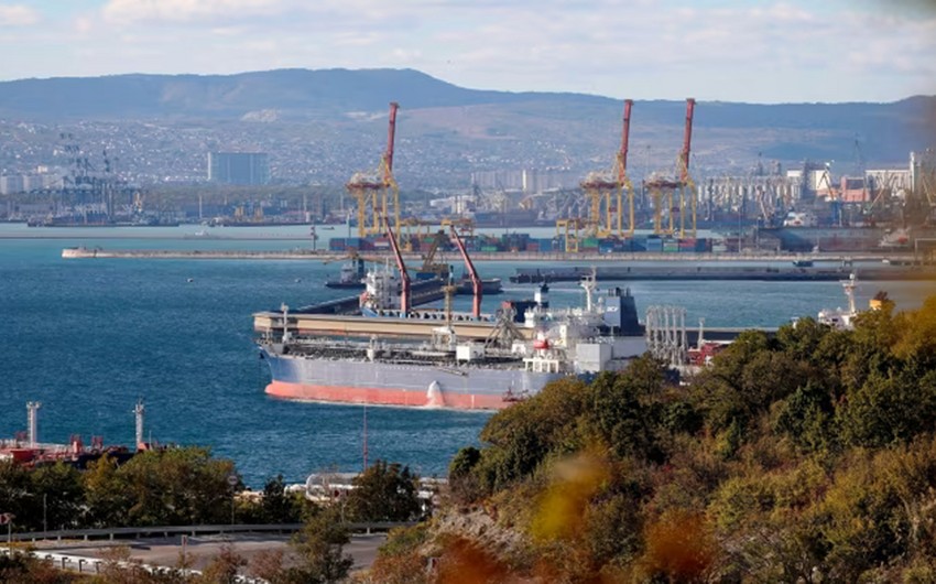 "Tramp Rusiyanın kölgə donanmasına qarşı sanksiyalar hazırlayır" - "Financial Times"