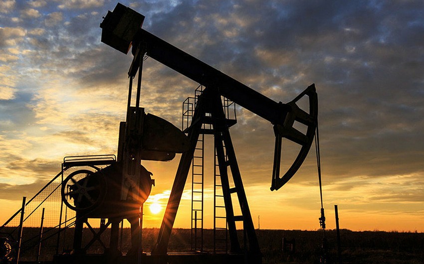 Азербайджанская нефть подорожала почти на два доллара