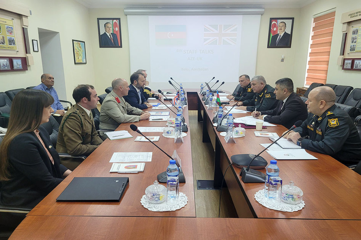 Azerbaijani, British defense ministries hold staff talks