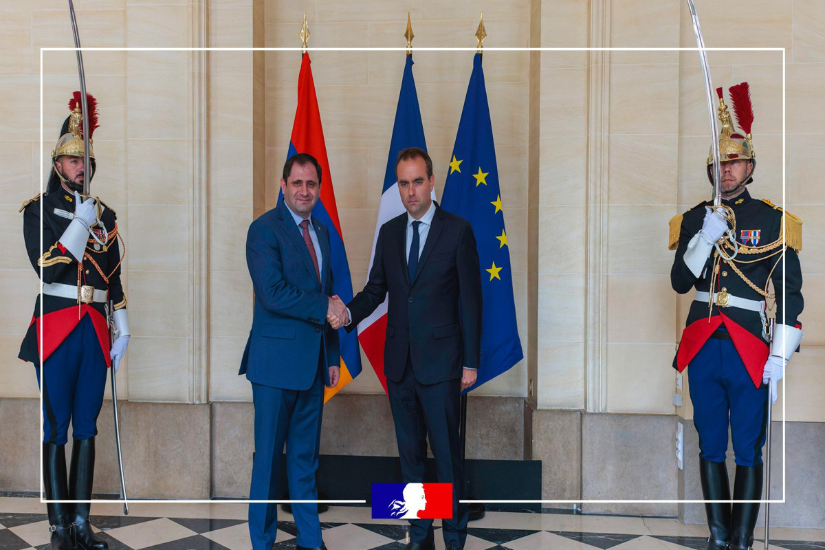 Armenian, French DefMins meet to discuss signing of arms supplies agreement