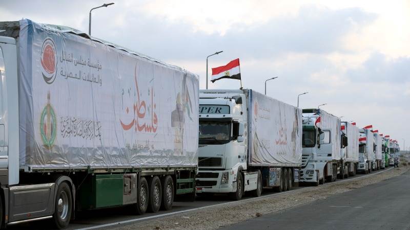 Palestine Red Crescent receives 8 more trucks with aid