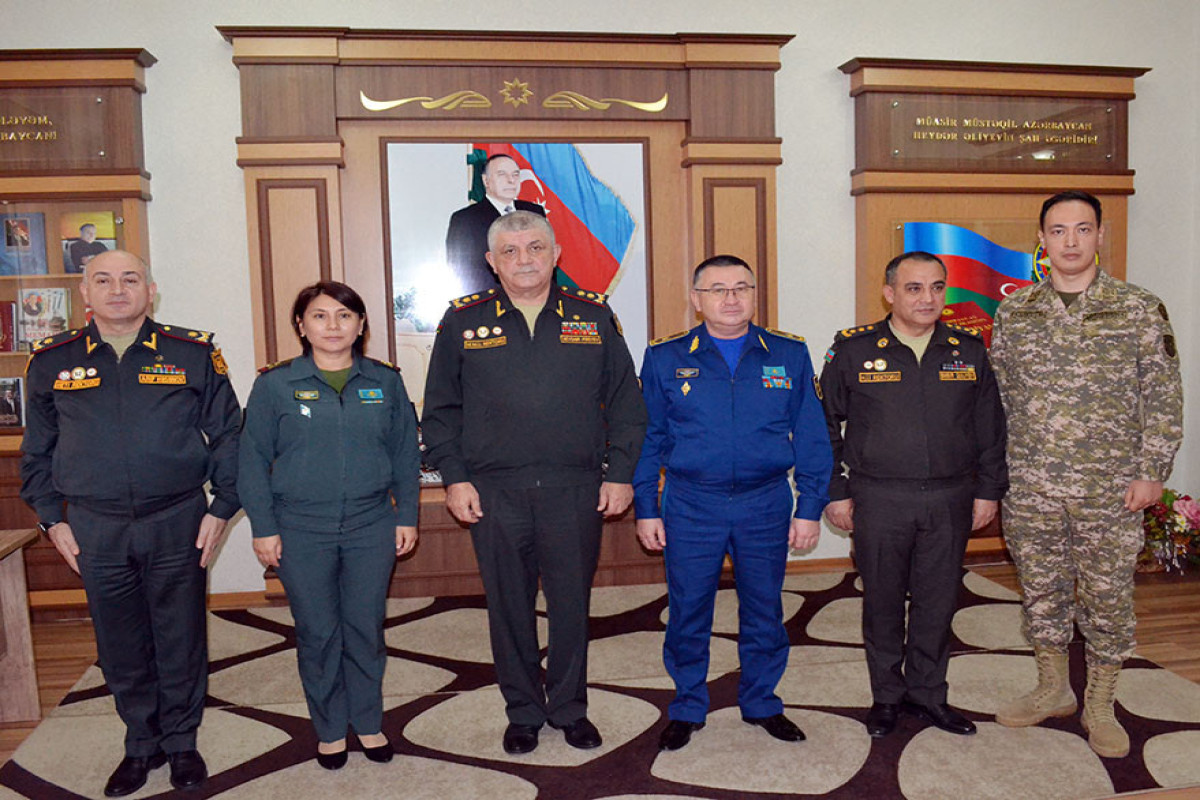 Azerbaijan and Kazakhstan discuss cooperation in military education