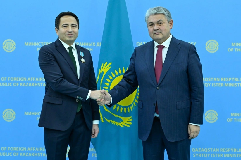 Kazakhstan honors ambassador to Azerbaijan with Order of Kurmet